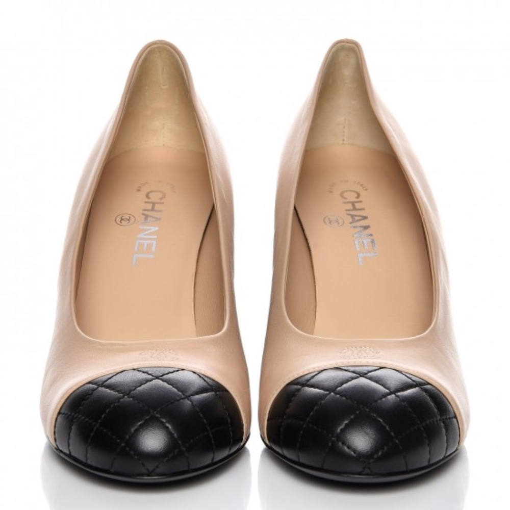 CHANEL Lambskin Pearl Cap Toe Pumps 40.5 Beige Black NEW - Picture 3 of 6